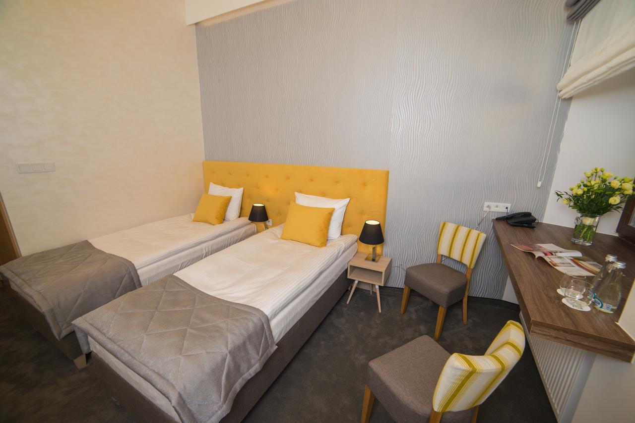 Hotel Arte Zamość Екстериор снимка