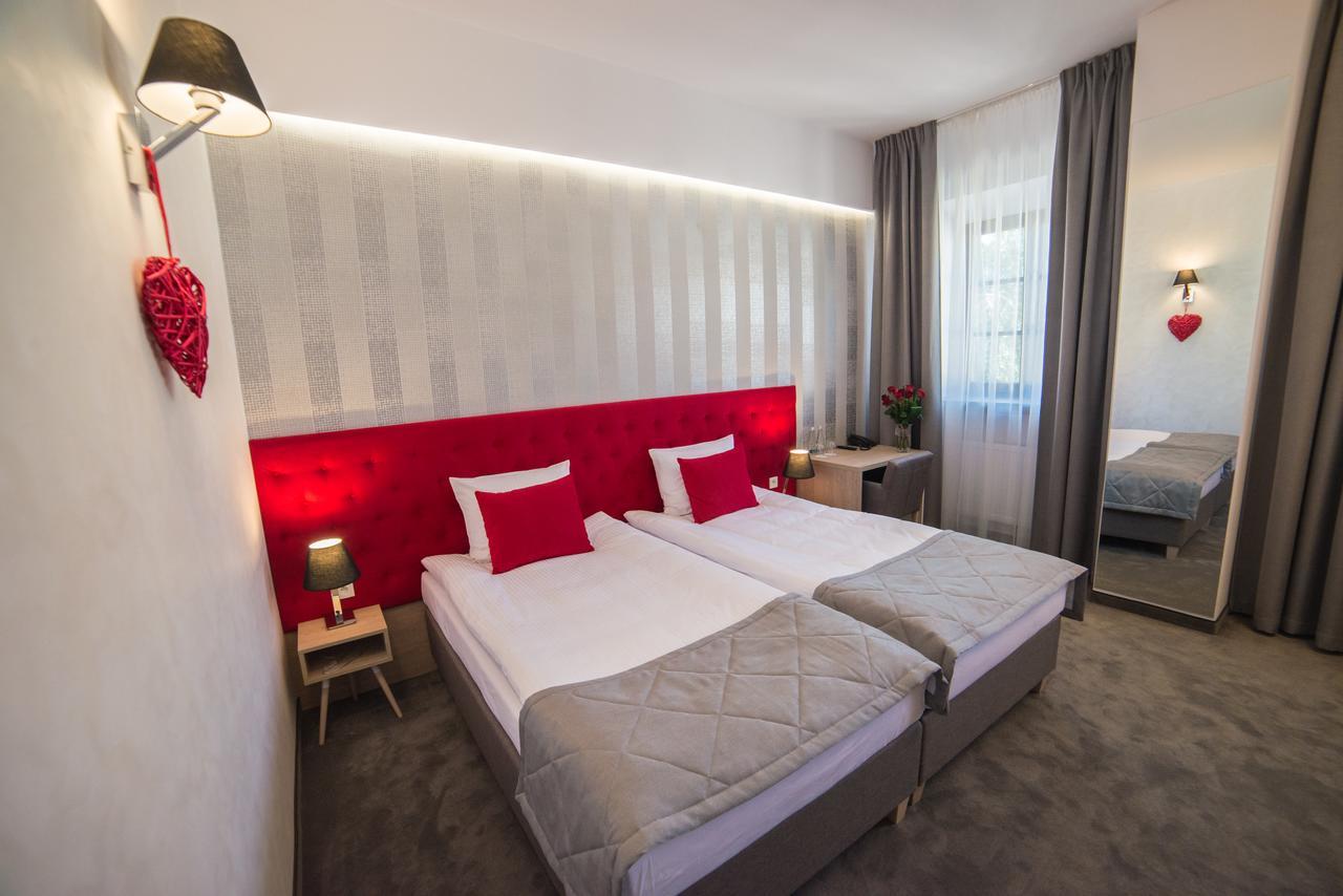 Hotel Arte Zamość Екстериор снимка